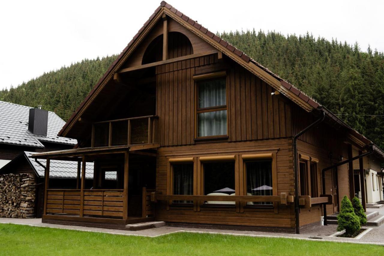 Berghaus Bukovel Villa ภายนอก รูปภาพ