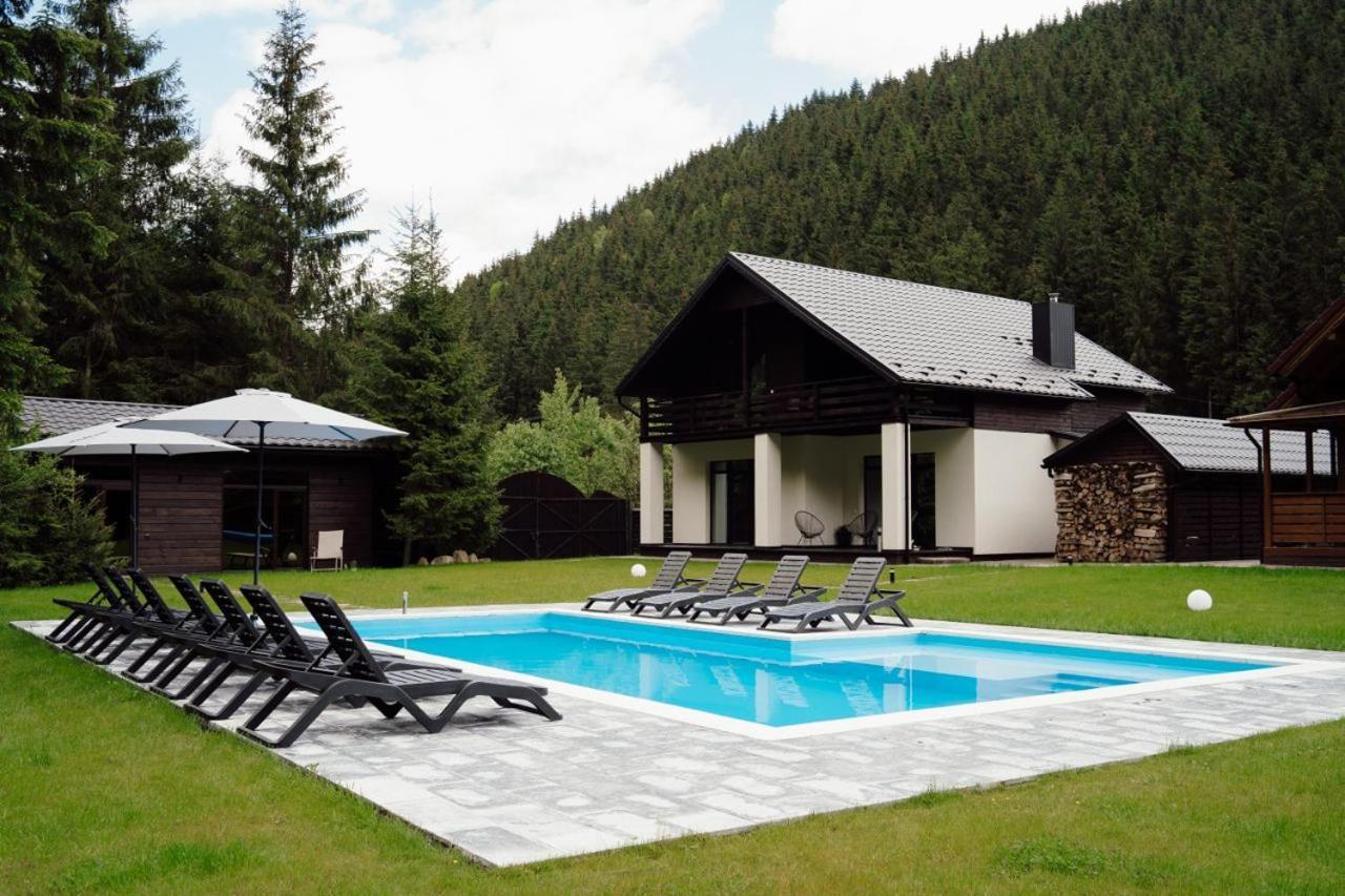 Berghaus Bukovel Villa ภายนอก รูปภาพ