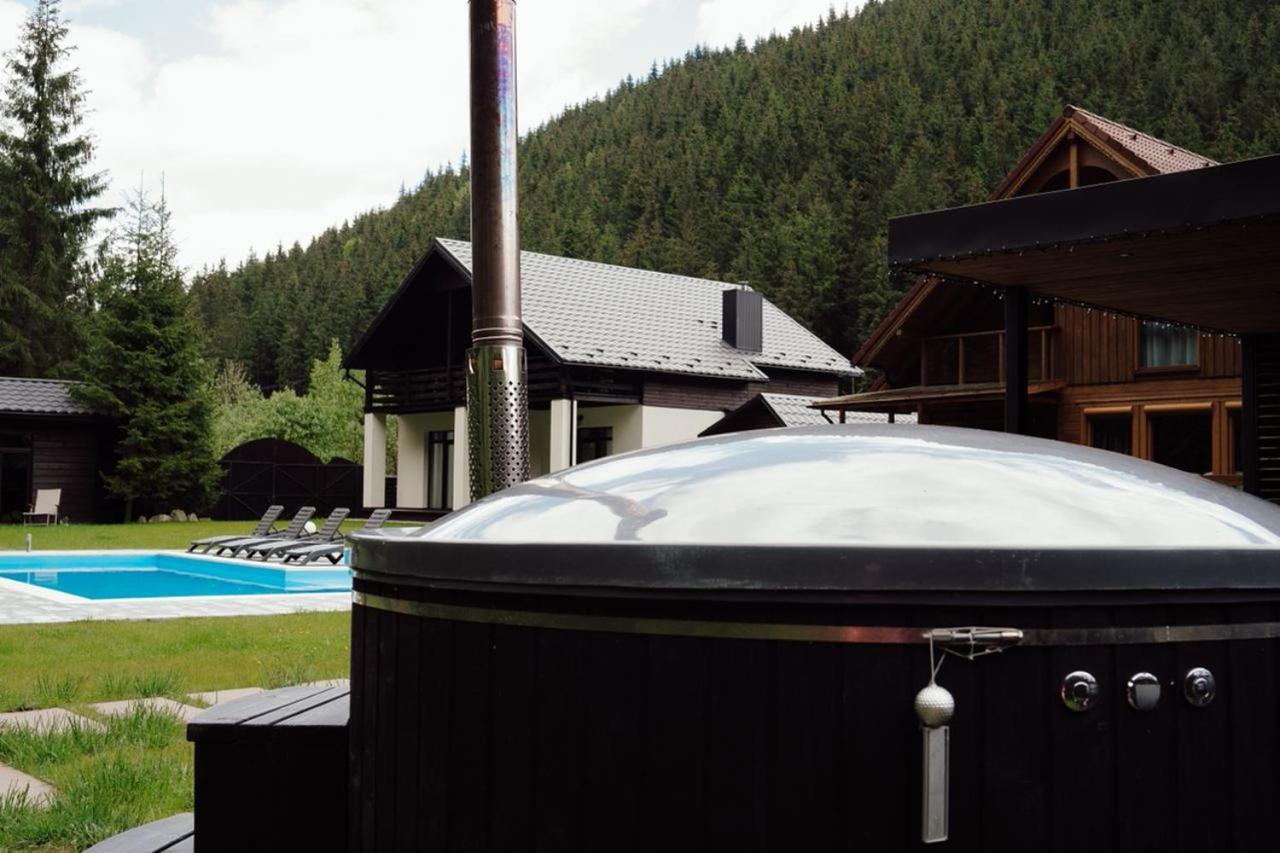 Berghaus Bukovel Villa ภายนอก รูปภาพ